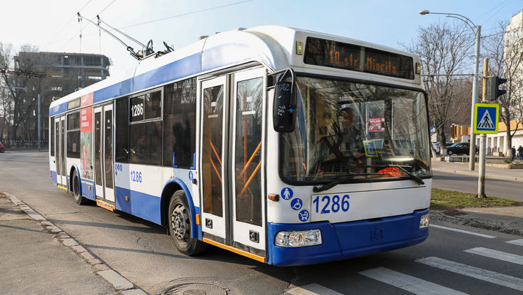 Ion Ceban: Circa 350 de troleibuze și autobuze au aer condiționat