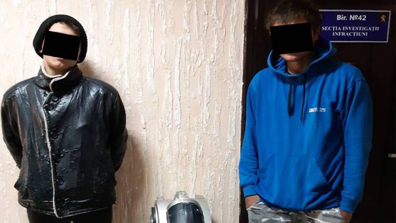 Doi tineri, reținuți după ce ar fi jefuit o vilă din orașul Sângera
