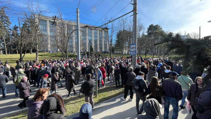 Protest în centrul Capitalei: Tauber cere audiență la Recean