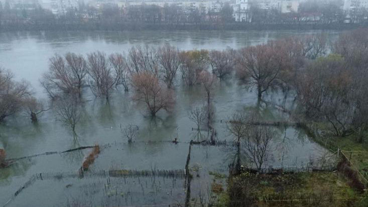 Inundații la Otaci: Nivelul râului ar putea crește cu încă patru metri