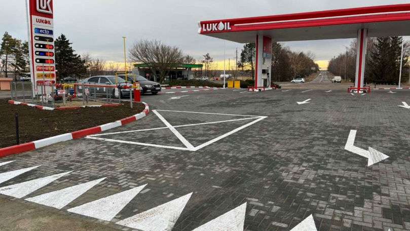 Ruşii de la Lukoil vor să vândă activele din Moldova şi România