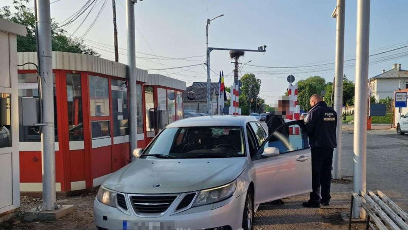 Un moldovean, prins cu un permis fals la frontiera română