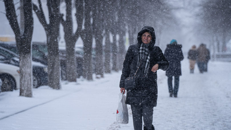 Iarna lovește cu putere în Moldova. Se așteaptă 7 zile de ninsori în Capitală