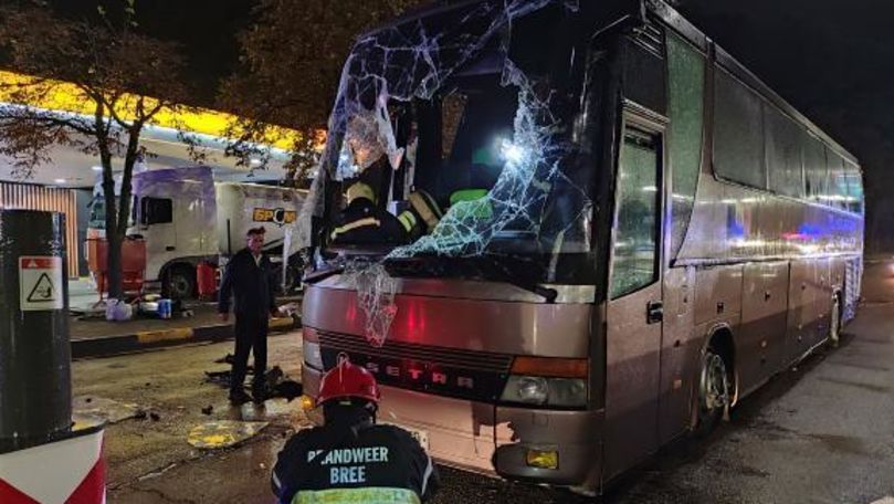Pasagerii din autocarul răsturnat la Kiev: Ambulanța a venit de 3 ori