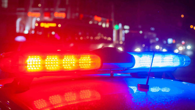 Возле ИП в Чимишлии в полицейский автомобиль бросили "коктейль Молотова".