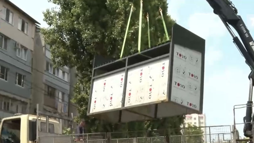 Scandal din cauza tomberoanelor: Locuitorii unui bloc, nemulțumiți