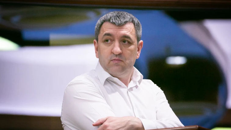 Carp: Candidații trebuie obligați să participe la dezbateri electorale