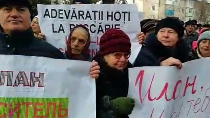 Protest la Curtea de Apel Cahul: Luați mâinile de pe Ilan Șor