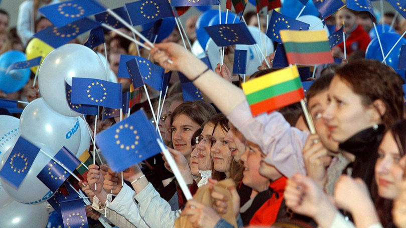 Se împlinesc 21 de ani de la cel mai mare val de extindere a UE
