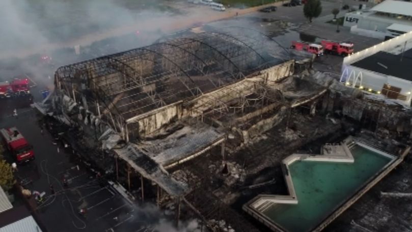 Incendiul uriaş de la clubul din Mamaia, filmat din dronă