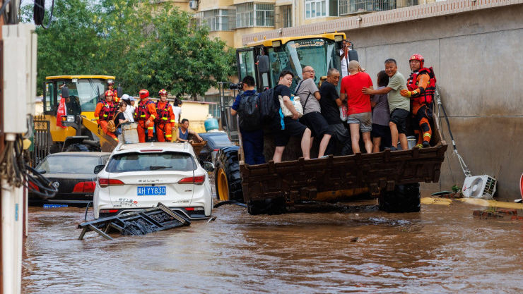 Ploi torențiale în China: 30 de morți și peste 80.000 persoane evacuate
