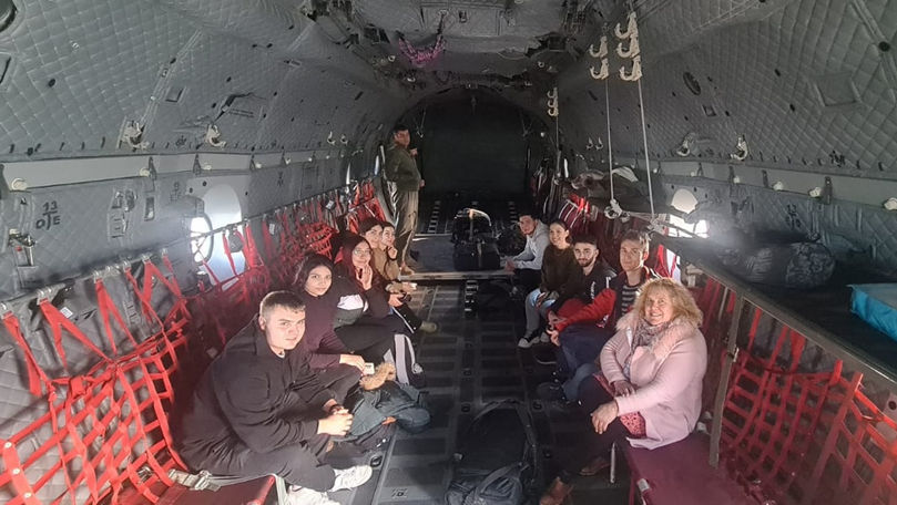 Doi cetățeni moldoveni, repatriați din Turcia cu o aeronavă a României