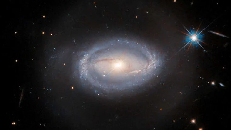 Imagini spectaculoase cu cea mai îndepărtată galaxie din Univers