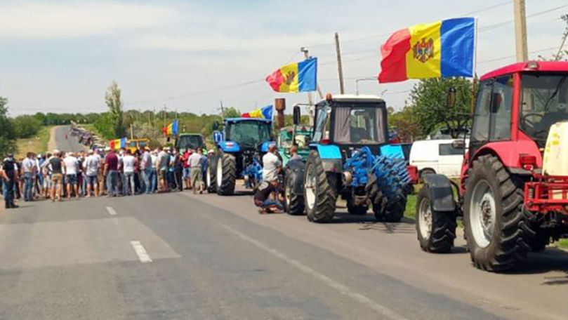 Agricultorii încep protestele: Când vor ieşi cu tractoarele în stradă