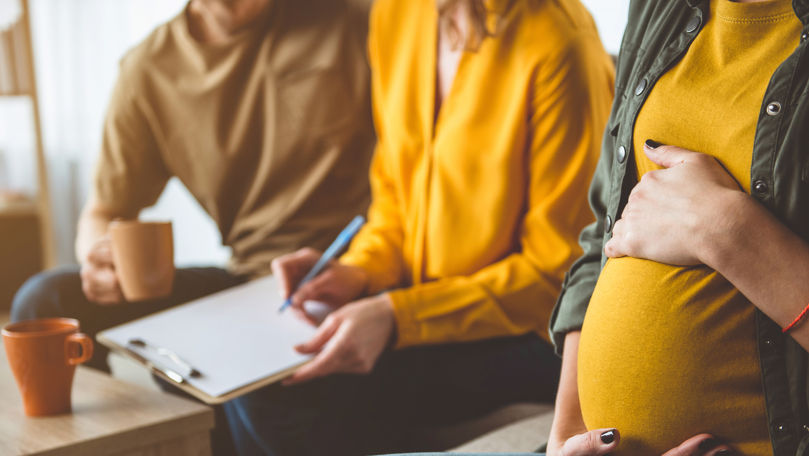 Сенат Италии одобрил запрет на суррогатное материнство за рубежом.