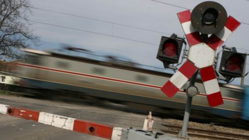 Sfârșit tragic: O femeie a fost decapitată de tren marfar