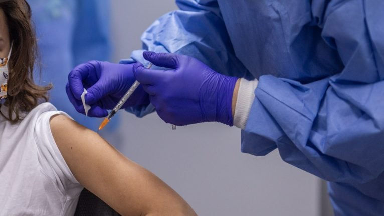 OMS: Crește riscul de focare din cauza scăderii vaccinării copiilor