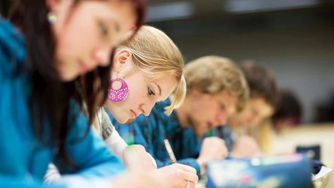 Rușii care susțin examenul de limba engleză IELTS pot răspunde penal
