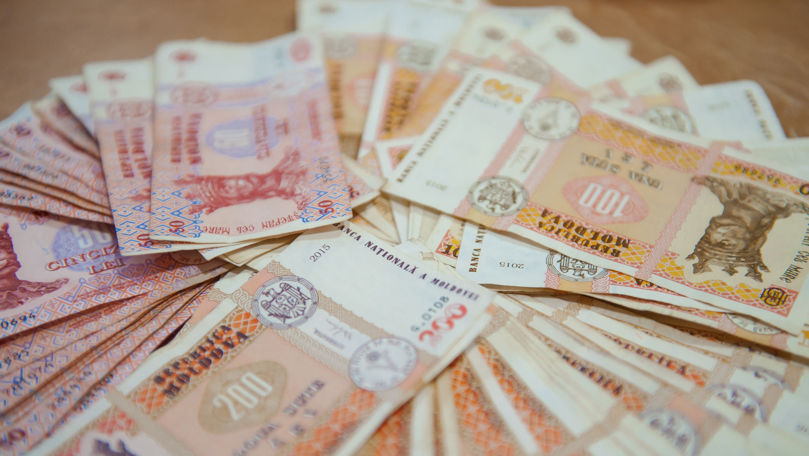 В Молдове население тратит и занимает больше, чем откладывает.