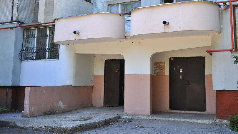 Bloc de locuit din Chișinău, plasat în carantină: 3 locatari, infectați