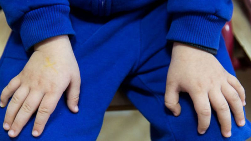 Un copil, agresat la o grădiniță din Anenii Noi: Educatoarea, concediată