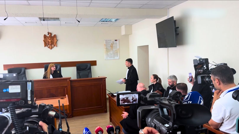 Tensiuni la ședință: Judecătorul îl pune la punct pe avocatul bașcanului