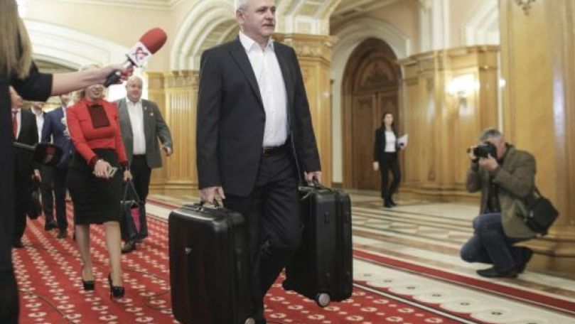 Circ în Parlamentul României: Dragnea a venit cu două valize