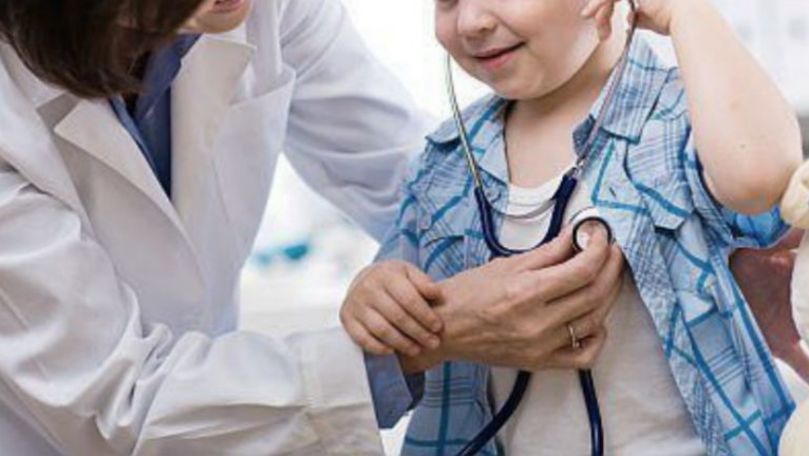 Un medic avertizează: Gripa la copii poate afecta mersul și picioarele