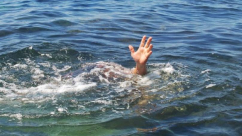 Tragedie la Nisporeni: 2 copii s-au înecat într-un iaz. Erau frați