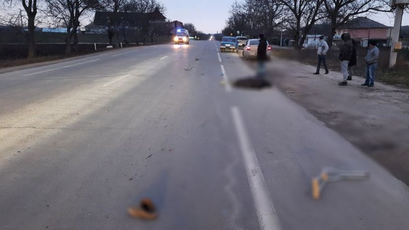 Accident la Anenii Noi: Un bărbat de 60 de ani, lovit mortal de un VAZ