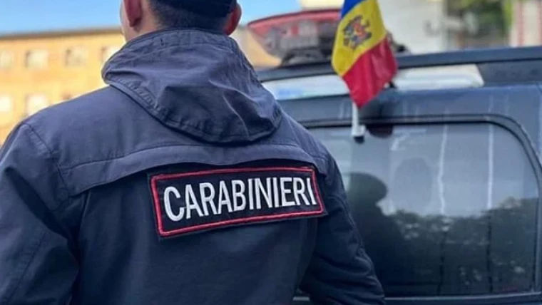 Se comporta suspect: Ce au găsit carabinierii la un bărbat