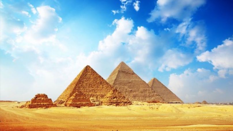 Adevărul din spatele fotografiei nud de pe Marea Piramidă din Giza