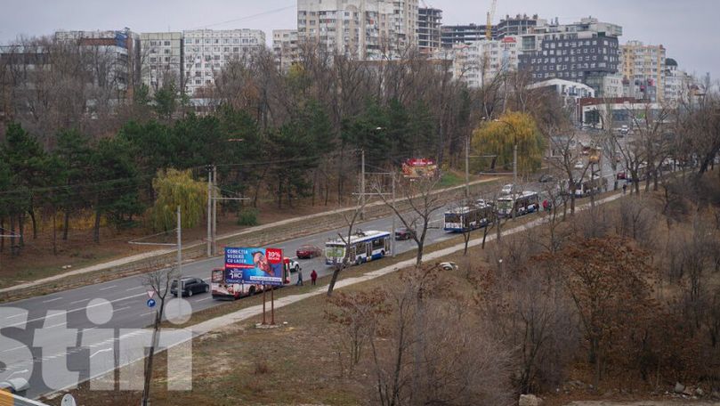 Pană de curent la Poșta Veche. Mai multe troleibuze, blocate