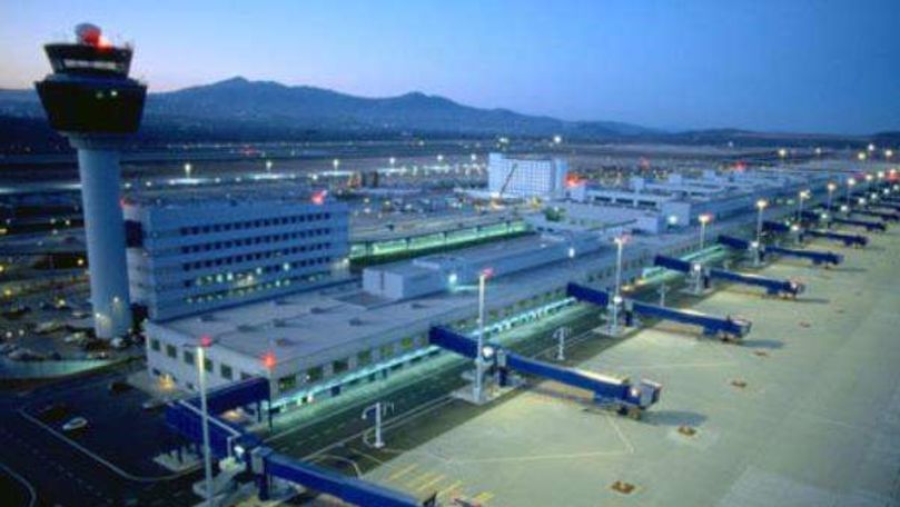 Grecia: O femeie, arestată în aeroport cu sute de paşapoarte în bagaj