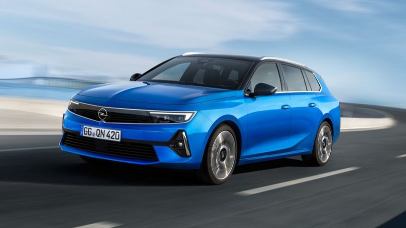 Opel представил универсал Astra нового поколения.