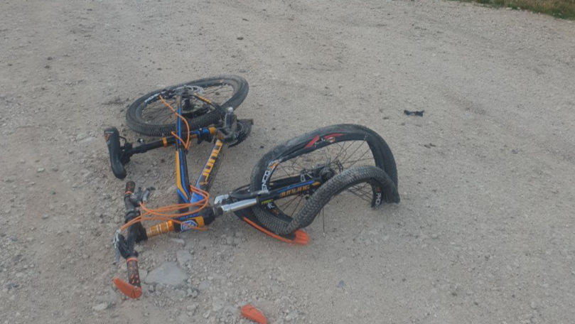 Un băiețel ce se plimba cu bicicleta, lovit de o mașină la Soroca