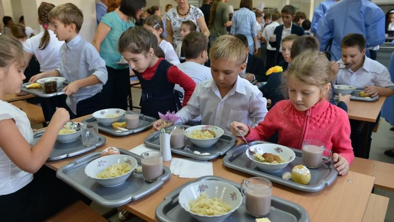 Copiii din şcoli şi grădiniţe vor fi alimentaţi după un model modern