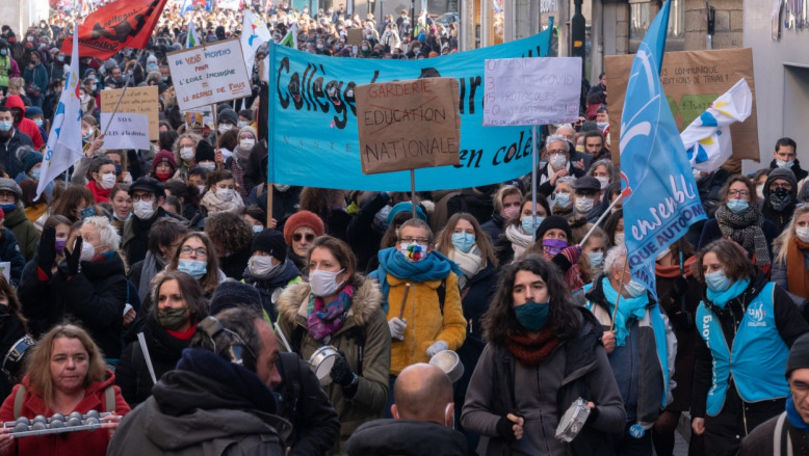 Greva profesorilor din Franța: Jumătate din școli s-ar putea închide
