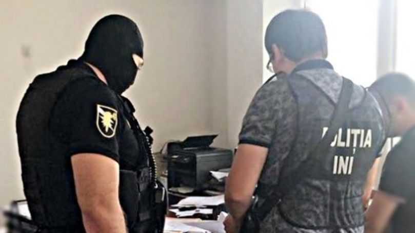 Spălare de bani prin vânzarea metalelor feroase. Grup, deconspirat
