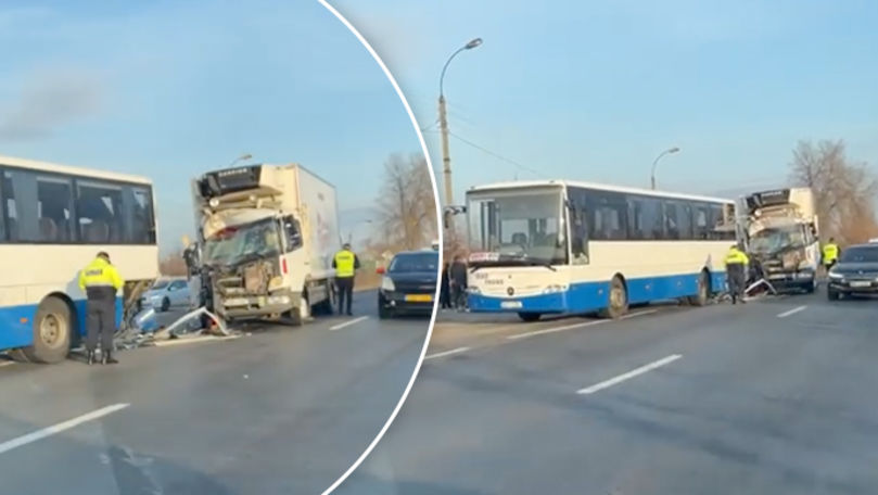 G2. Автобус лыжники. Автобусы до коллажа. Автобусы до коллажа. 30 местный автобус.