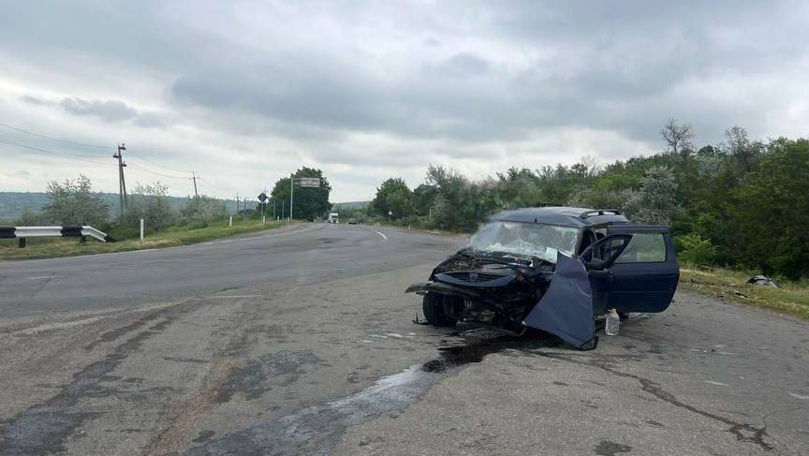 Grav accident la Căușeni: O femeie a murit. Două persoane, la spital