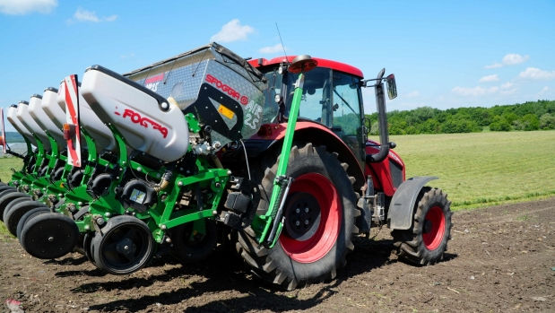 Primul fermier din Moldova care a început cultivarea cânepii industriale