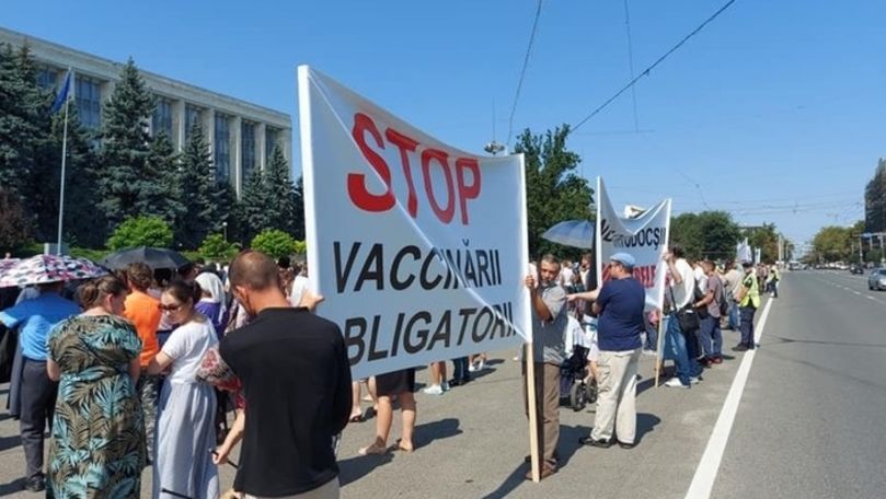 Митрополия Молдовы отмежевывается от протеста и поддерживает вакцинацию.