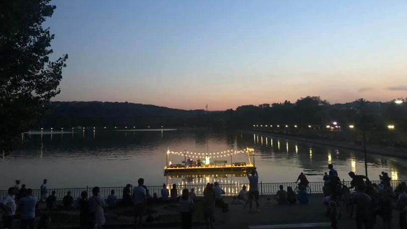 Muzică și poezie pe Lacul Valea Morilor: Cum a fost marcată Limba Română