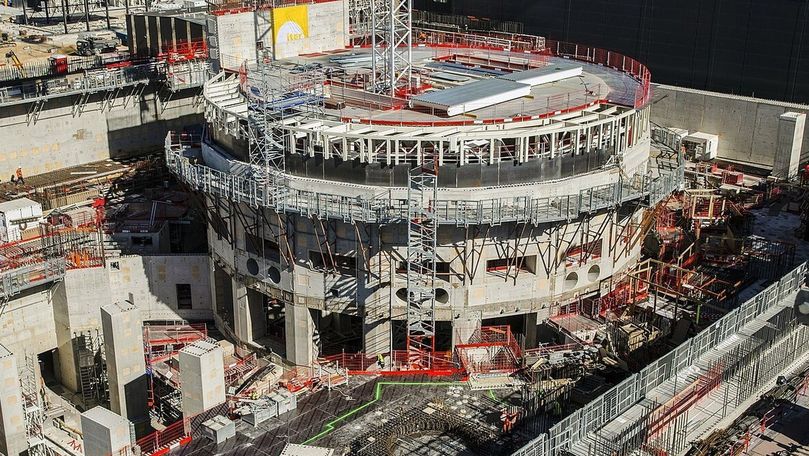 Пандемия коронавируса не повлияла на график строительства уникального реактора во Франции.