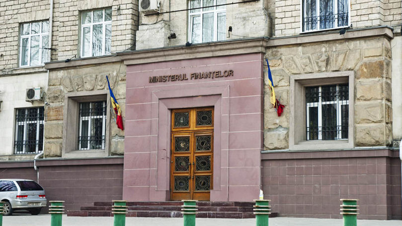 Минфин о краже миллиарда: Возвращать деньги должны воры, а не граждане