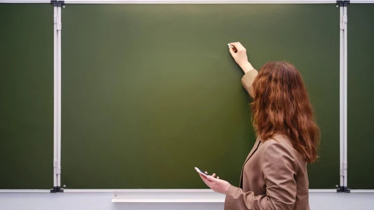 MEC vrea să atragă tinerii să facă pedagogie: Inițiativele lansate