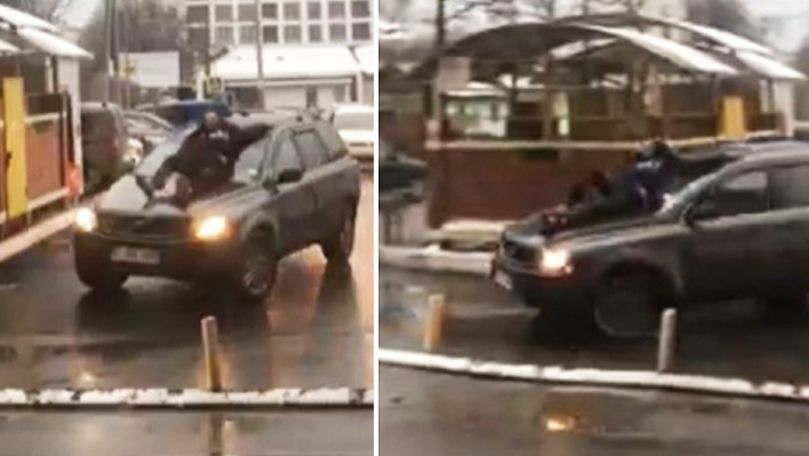 Tânăr din Chișinău, filmat cum e plimbat pe capota unei mașini