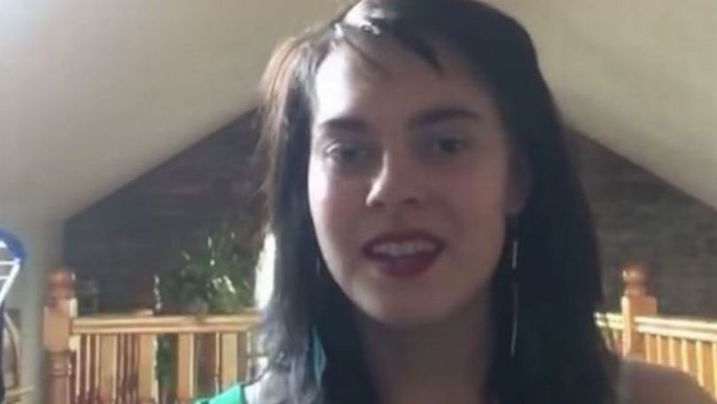 O fată de 14 ani, violată și ucisă cu bestialitate cu bețe și pietre