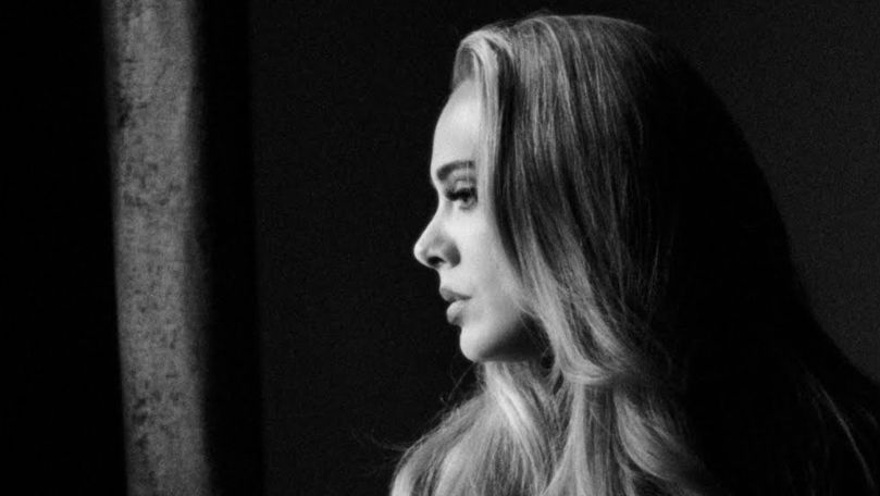 Adele a lansat single-ul Easy On Me, primul după o pauză de 6 ani